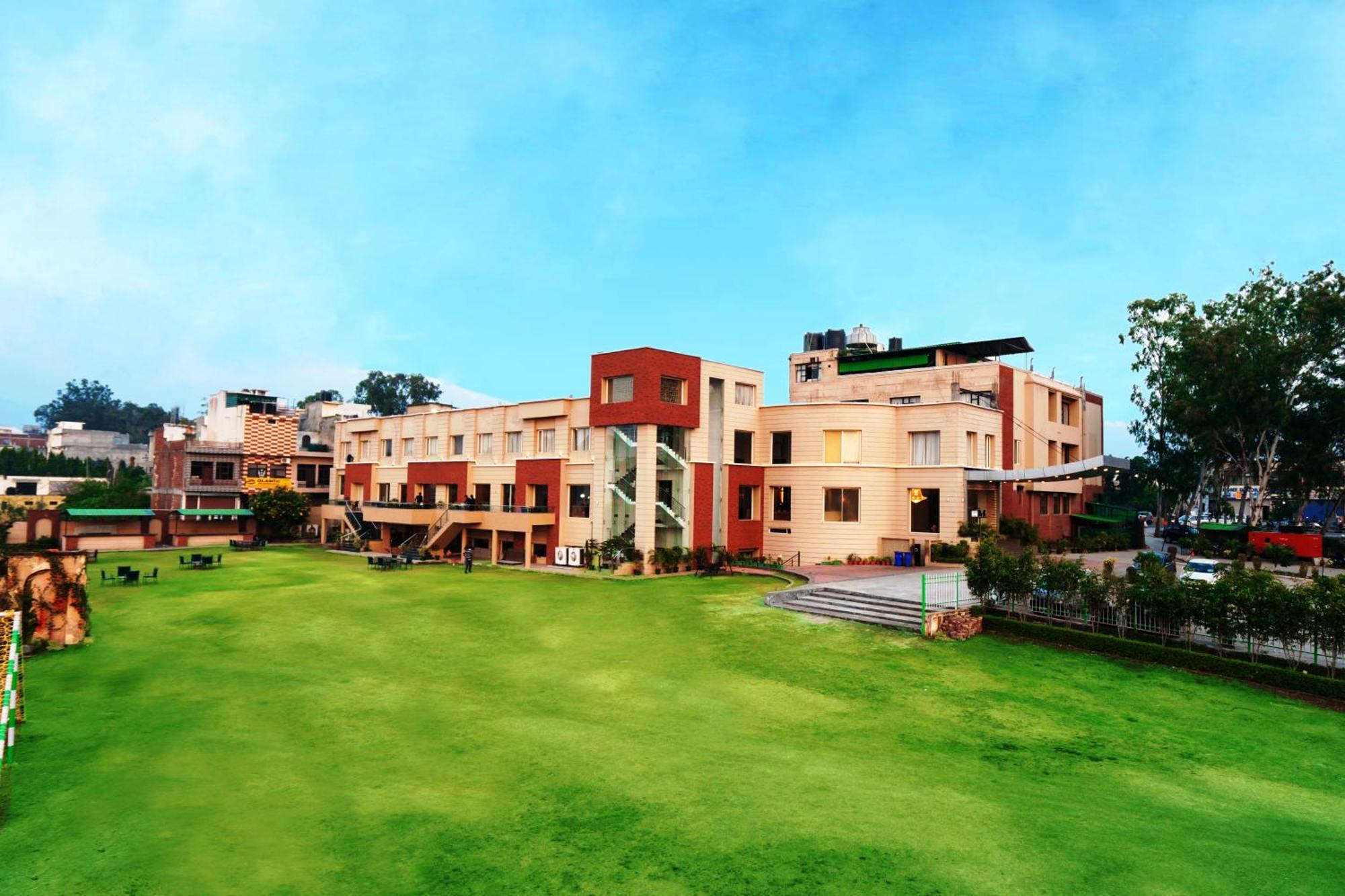 Hotel Classic Residency Kālka Extérieur photo