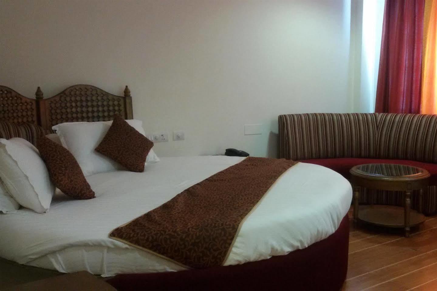 Hotel Classic Residency Kālka Extérieur photo