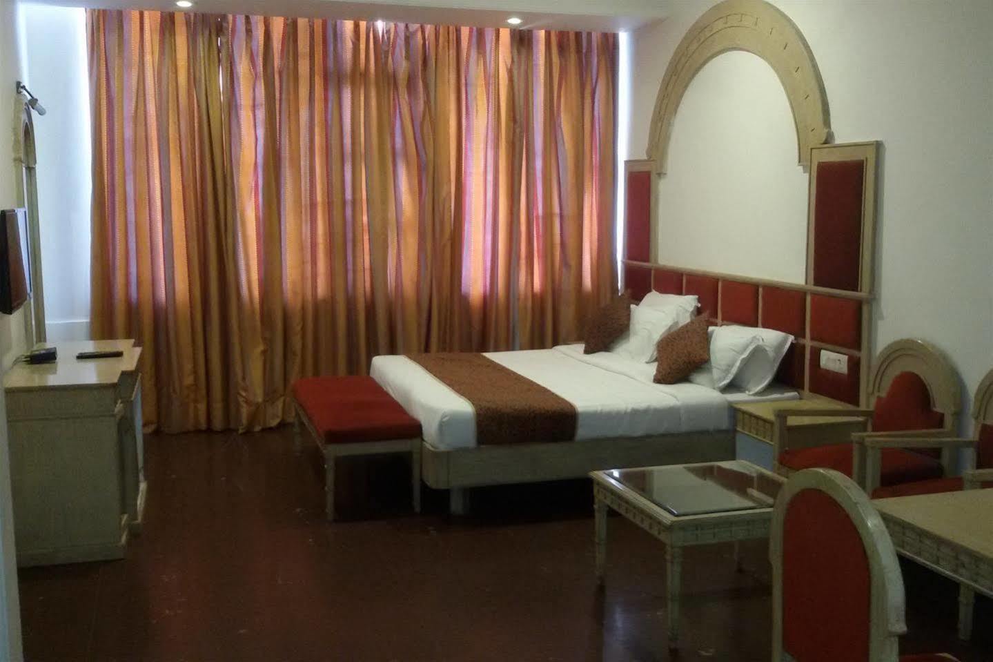Hotel Classic Residency Kālka Extérieur photo